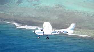 關島體驗飛行開飛機