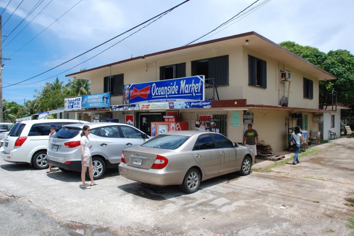 古橋位於一間便利商店旁(更像雜貨店)非常容易被錯過。