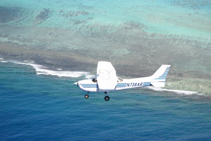 Cessna 172單螺旋槳飛機。