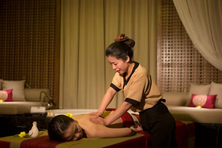 Angsana Spa最受歡迎的泰式拉筋按摩療程。