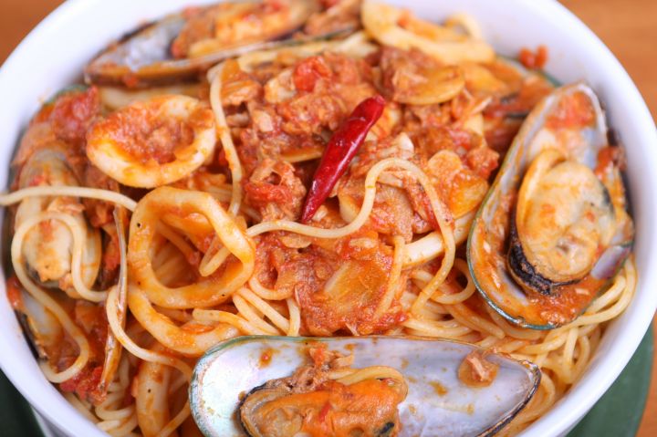 店內招牌菜海鮮義大利麵(Seafood Spaghetti)。
