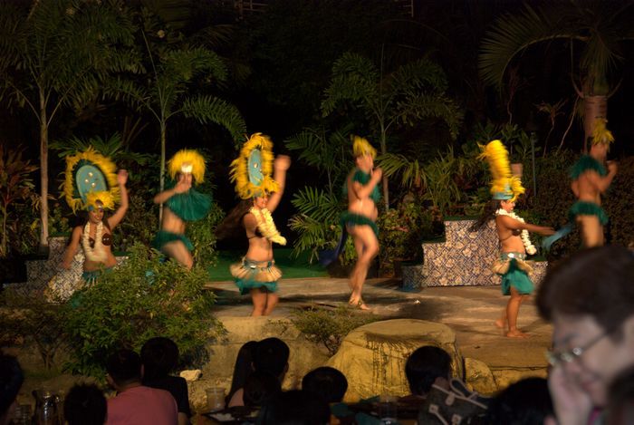 太平洋島嶼渡假村 PIC的晚餐秀全名叫做「太平洋夢幻之夜」，在關島最大的露天劇場－Amphi Theater上演，場面氣勢特別壯闊。