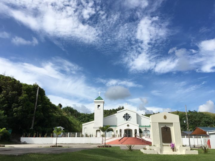 馬利索鐘塔對面是San Dimas Catholic Church。